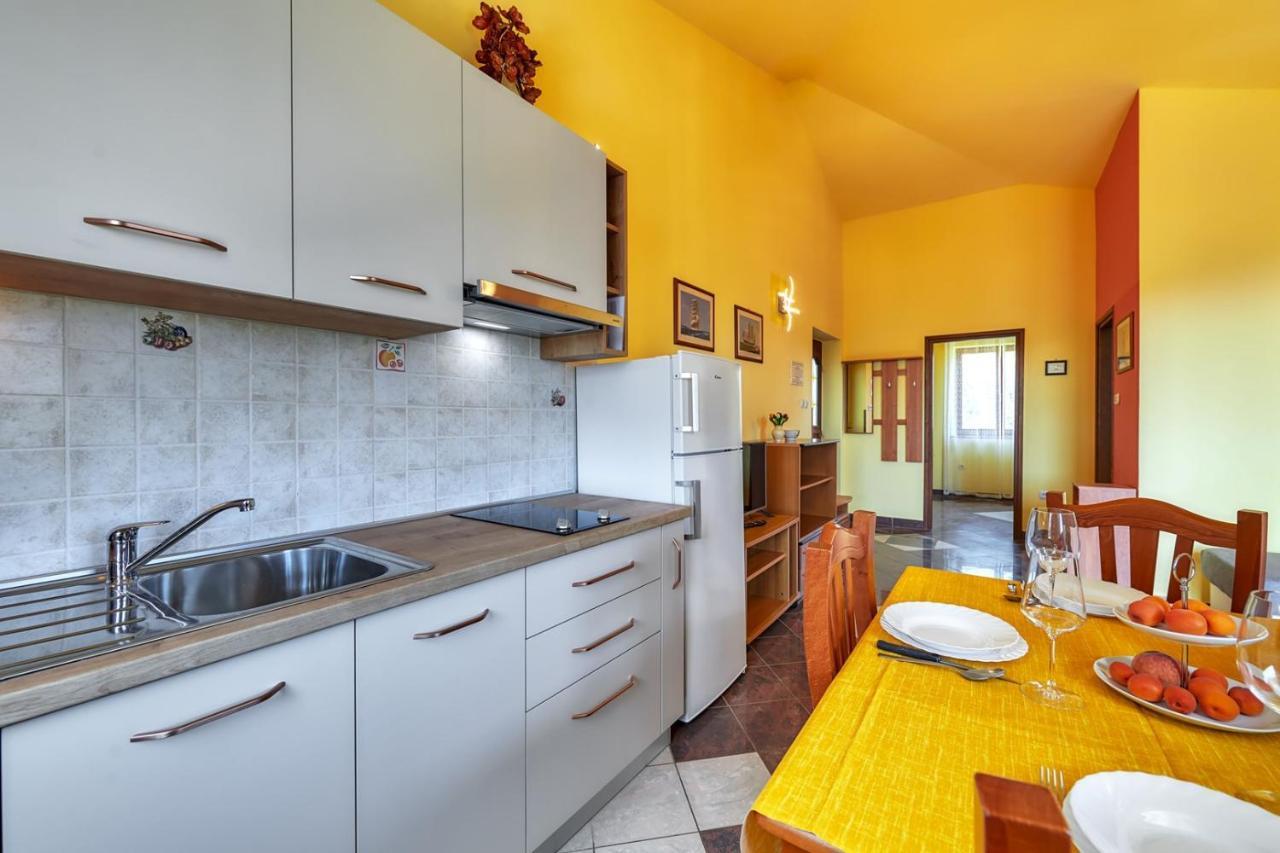 Villa Emilia Баньоле Екстериор снимка